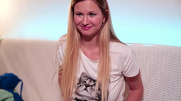 The blonde showed off her blowjob skills