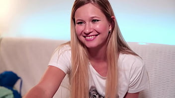 The blonde showed off her blowjob skills