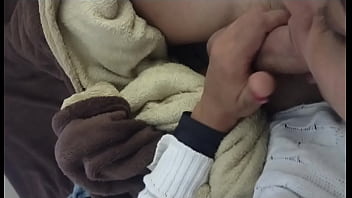 Happy new year safado do meu enteado me acordou no réveillon só pra eu chupar sua piroca e eu engolir toda porra