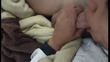 Happy new year safado do meu enteado me acordou no réveillon só pra eu chupar sua piroca e eu engolir toda porra