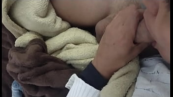 Happy new year safado do meu enteado me acordou no réveillon só pra eu chupar sua piroca e eu engolir toda porra