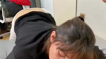 She eats my ass till i cum