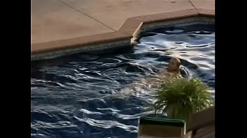 Jaime pressly poison ivy pool scene Jaime pressly poison ivy pool scene