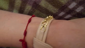 Solo tengo que entrar al cuarto de mi hijastro sin usar tanga y él se vuelve loco