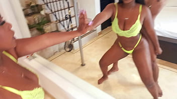 Follando a mi hermanastra a escondidas