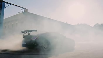 Loona chicas kpop cantando y bailando en carros