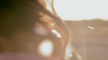 Loona chicas kpop cantando y bailando en carros