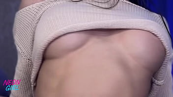 Mirror mirror — and no bra