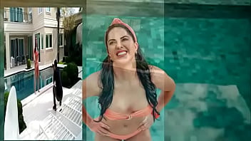 Giant ass brunette showing off her ass