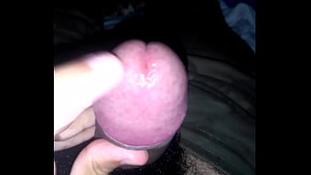 Cabeça do pal molhada de porra