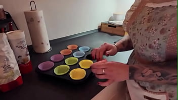 Org*smus statt muffins eigentlich wollte ich nur ein paar süße muffins backen aber meine nasse p*ssy hatte ganz a