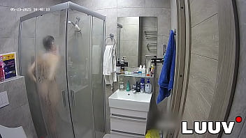 Luuv kareflore and abbadon film their real amateur homemade bathroom routine showing maximum real life openness