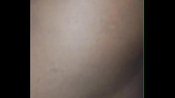 Mulher gozando muito múltiplos orgasmos na dupla penetração