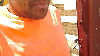 Botaram pra mamar melado as duas rolas ao mesmo tempo e claro que deram aquela experimentada na buça da morena cheia de tesão a safada pediu pra foderem com força sem frescura e sem massagem com an