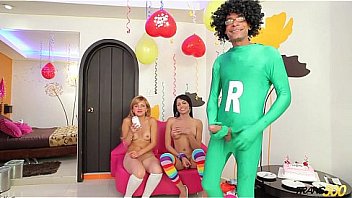 Behind The Scenes With Jenny And Sofia O Ni8rqjr thumbnail