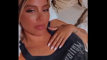 Wanda nara muestra sus tetas