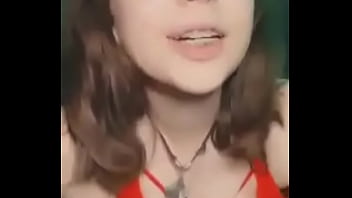 Tetona desfila su ropa interior