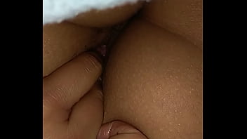 Masturbándome pensando en chicas