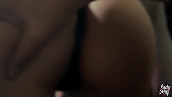 Dejé mi verga fuera del pantalón para que me viera la traviesa subtitulada en español