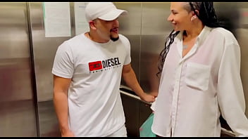 Transando com a vizinha que encontrei na lavanderia vizinha gostosa da buceta grande comendo a vizinha que encontrei na lavanderia