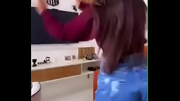 Sentando com vontade fazendo você gozar