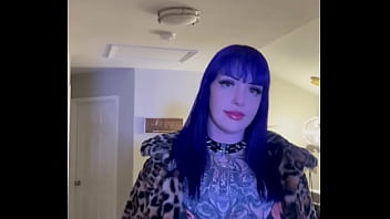 Goth pawg cheats on bf with gibby the clown