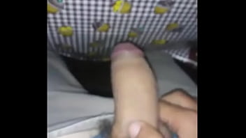 Chicos Heteros Se Masturban Para Complacer thumbnail