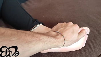 My boyfriend fucks my tight pussy on the couch and comes all inside me