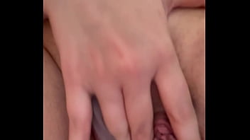 Esposa safada se exibindo no vídeo para o vizinho