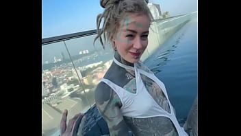 Hey is there someone who can bring me back to this pool over the roofs of pattaya #bikini #bikinimodel #feettattoo #in