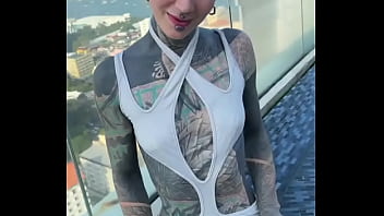 Hey is there someone who can bring me back to this pool over the roofs of pattaya #bikini #bikinimodel #feettattoo #in