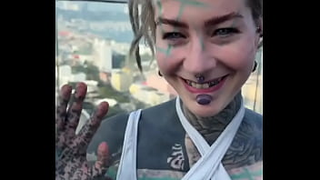 Hey is there someone who can bring me back to this pool over the roofs of pattaya #bikini #bikinimodel #feettattoo #in