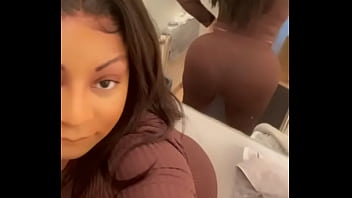 Hello mettez des like sur tout mes post et abonnez vous pour donner la force