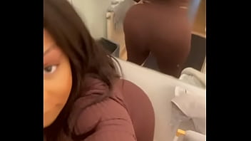 Hello mettez des like sur tout mes post et abonnez vous pour donner la force