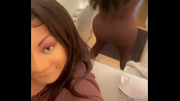 Hello mettez des like sur tout mes post et abonnez vous pour donner la force