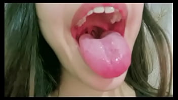 La boquita de mi novia quien para llenarla