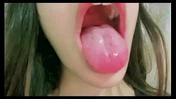 La boquita de mi novia quien para llenarla