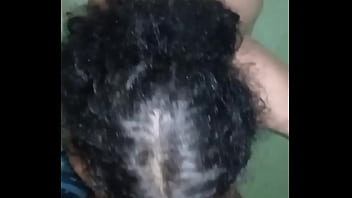 Me escape para el baño con mi amigo para mamarle la polla a escondido