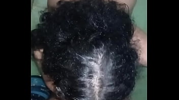 Me escape para el baño con mi amigo para mamarle la polla a escondido