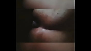 Me folla por el culo