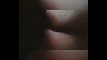 Me folla por el culo