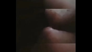 Me folla por el culo