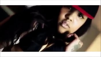 Negra de california bailándome