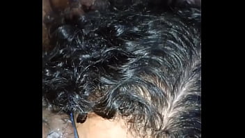 Puta tirando leite de pica