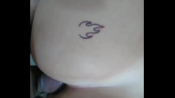 Ruiva casada mostra a buceta na internet enquanto espera o amigo do marido vim foder seu cuzinho até gozar