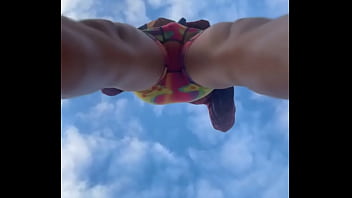 Can someone tell that fuckign bird to shut up ⬛ •