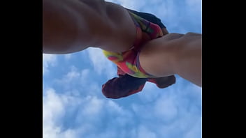 Can someone tell that fuckign bird to shut up ⬛ •