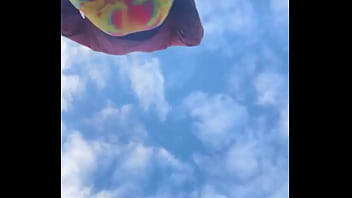 Can someone tell that fuckign bird to shut up ⬛ •