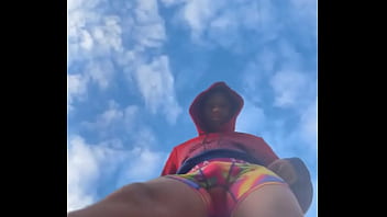 Can someone tell that fuckign bird to shut up ⬛ •