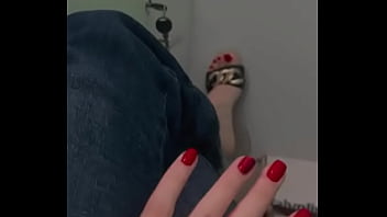 Manos hermosas y pedicure